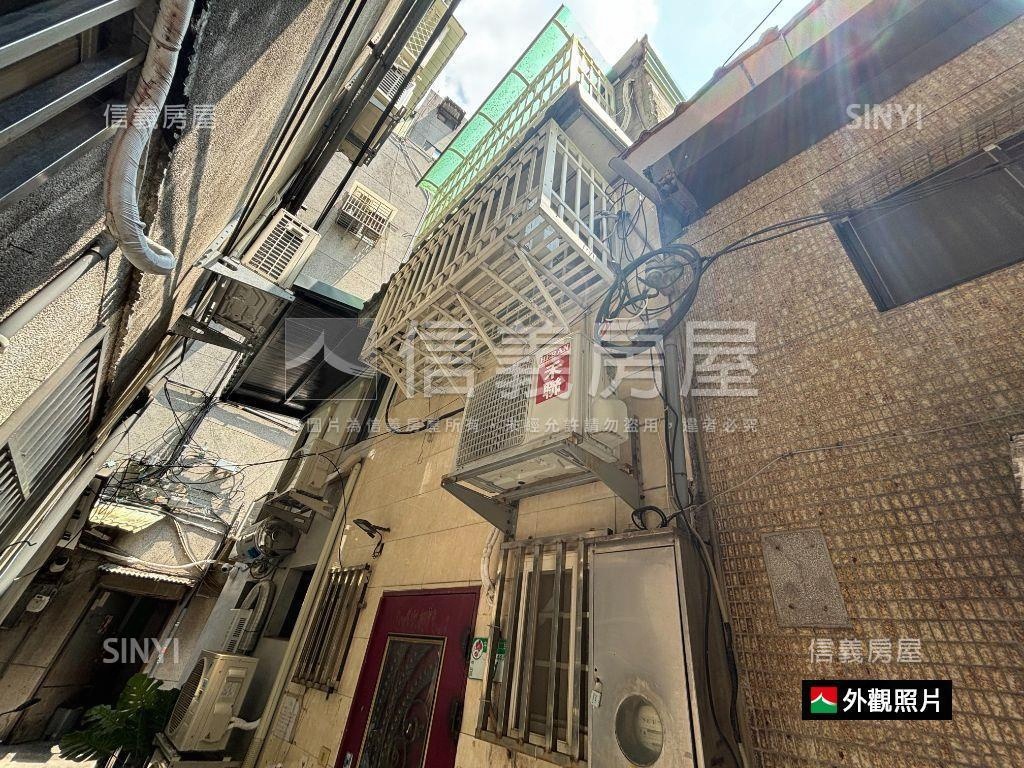 中山。商四。大土持。透天房屋室內格局與周邊環境