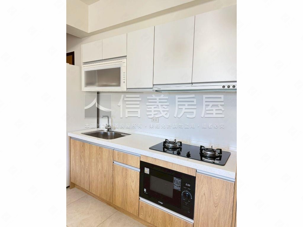 英倫亞灣質感品味美宅房屋室內格局與周邊環境