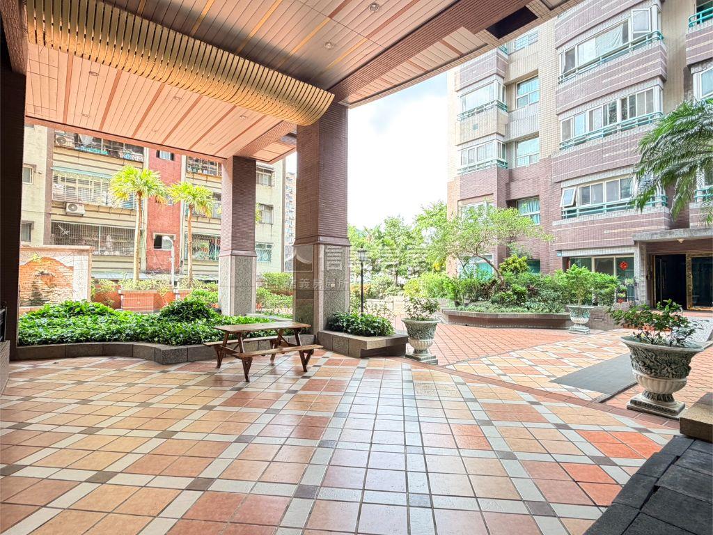 中興麗池極品樓中樓房屋室內格局與周邊環境