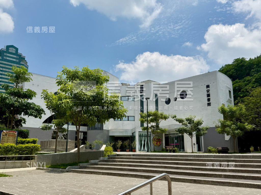 國際莊園２房２衛附車位房屋室內格局與周邊環境