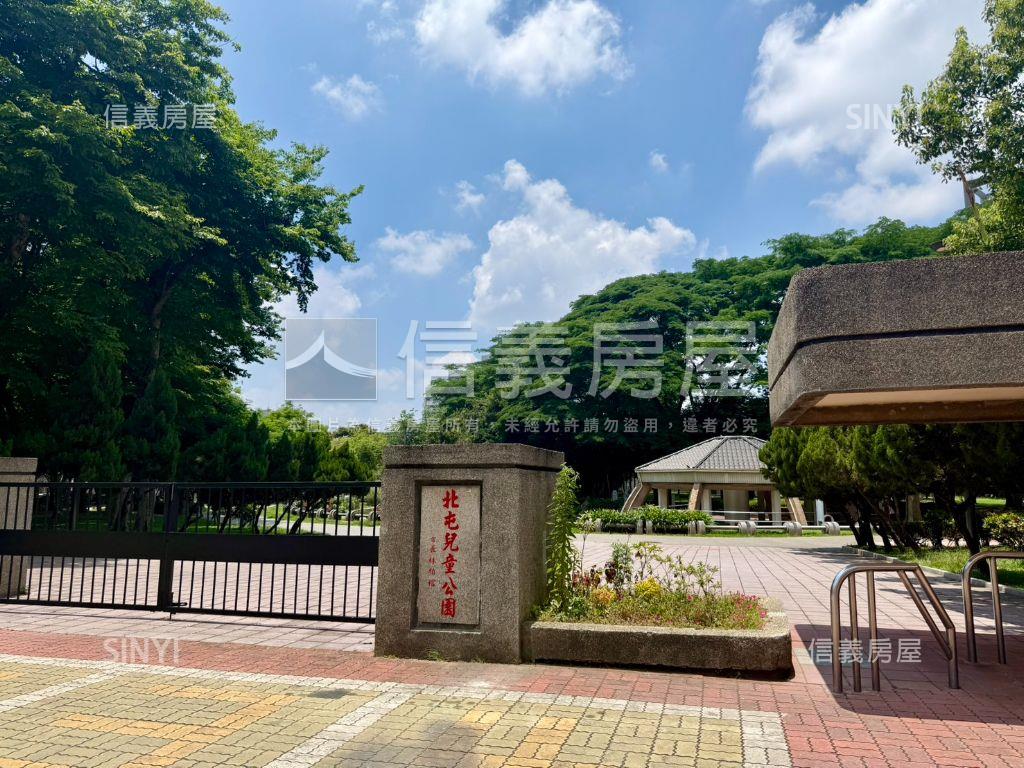 國際莊園２房２衛附車位房屋室內格局與周邊環境