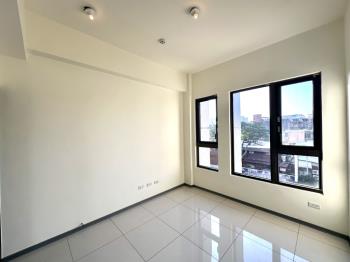 【全新】近植物園邊間３樓