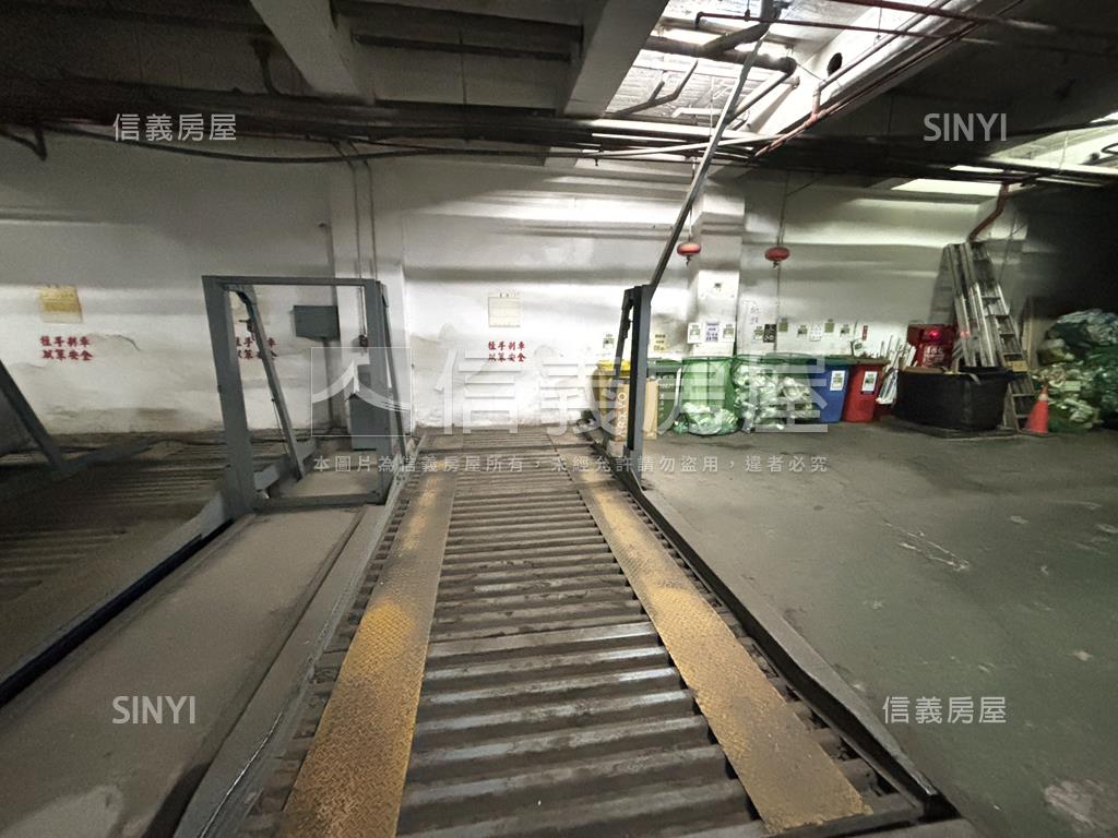 西區公益路中美街４店面房屋室內格局與周邊環境