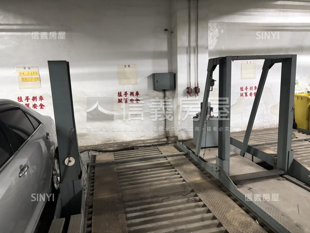 西區公益路中美街４店面房屋室內格局與周邊環境