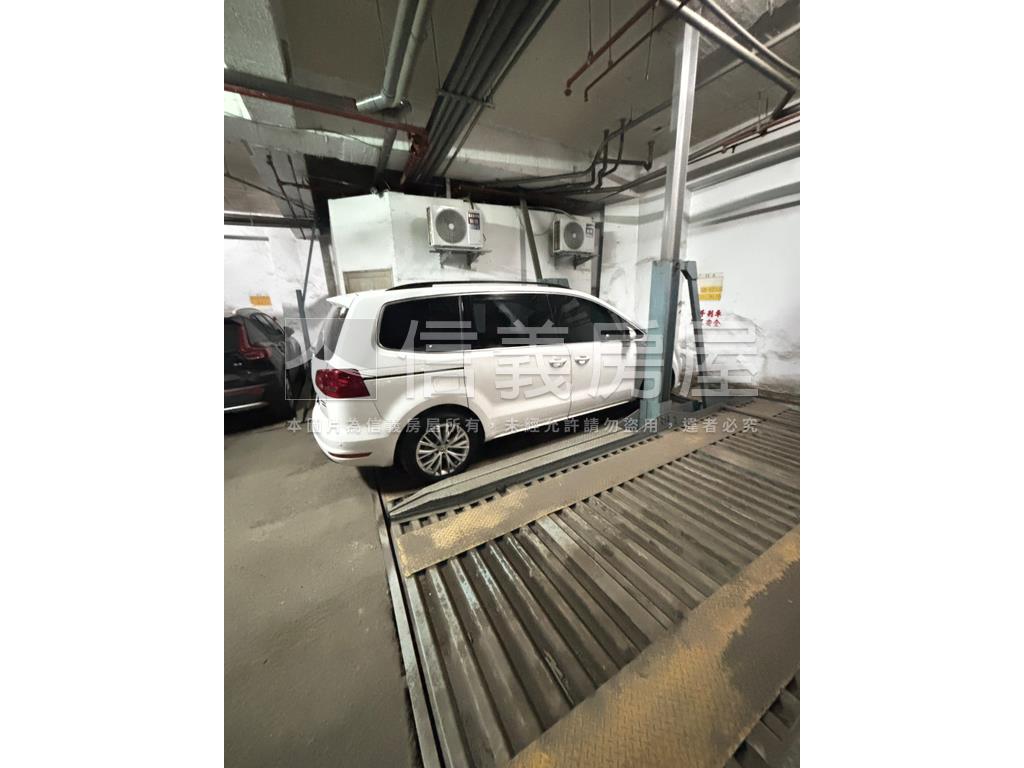 西區公益路中美街４店面房屋室內格局與周邊環境