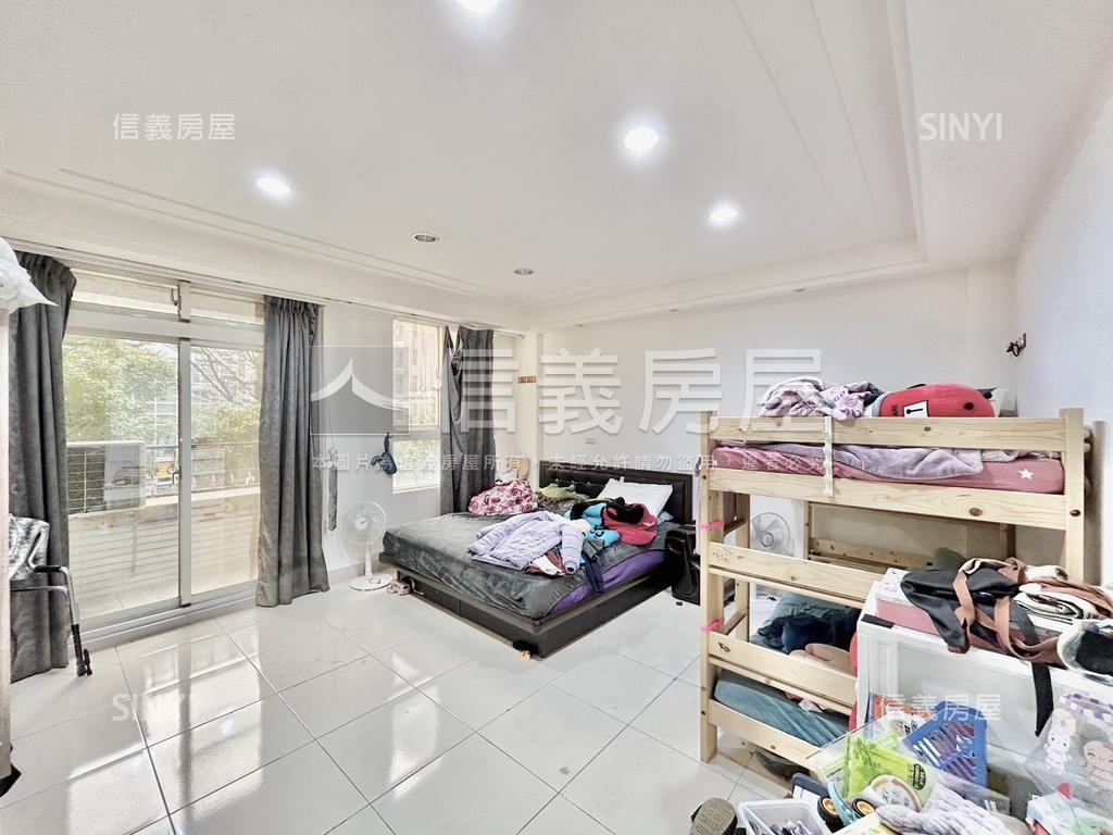 縣政二臨路透店房屋室內格局與周邊環境