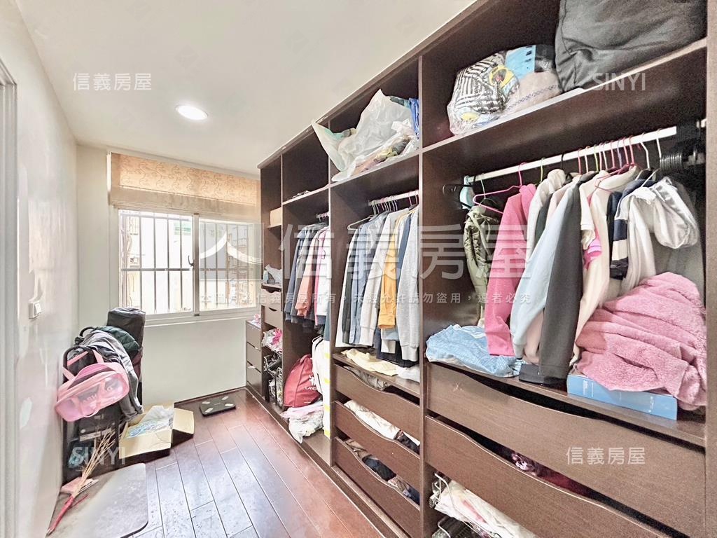 縣政二臨路透店房屋室內格局與周邊環境