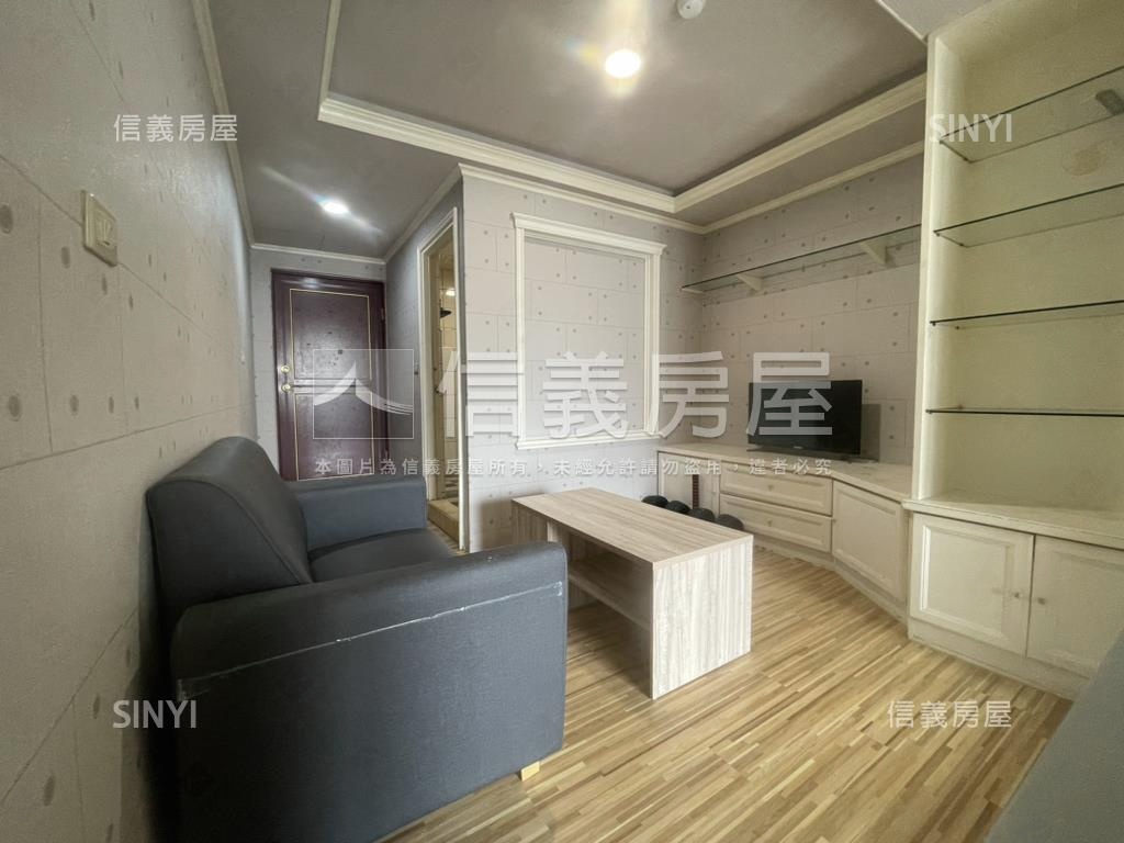 市區有陽台電梯套房房屋室內格局與周邊環境