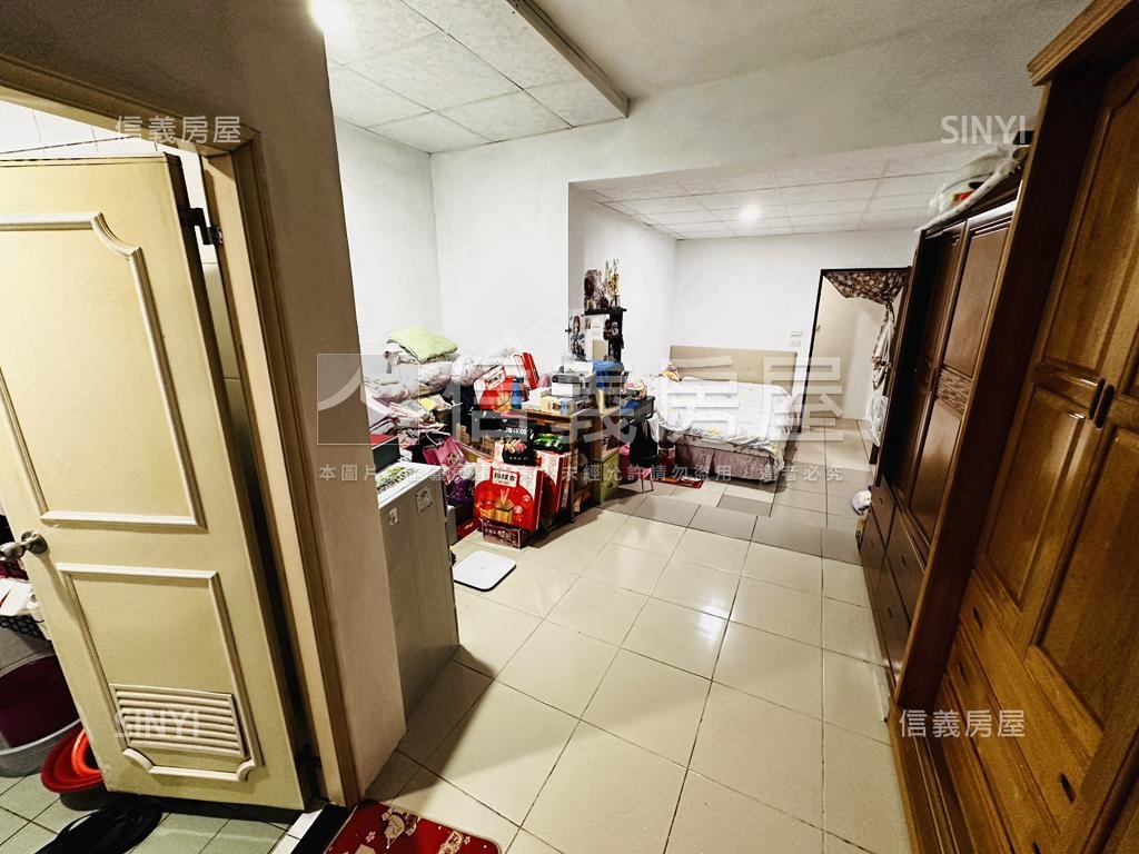 水噹噹一樓門前方便停車房屋室內格局與周邊環境