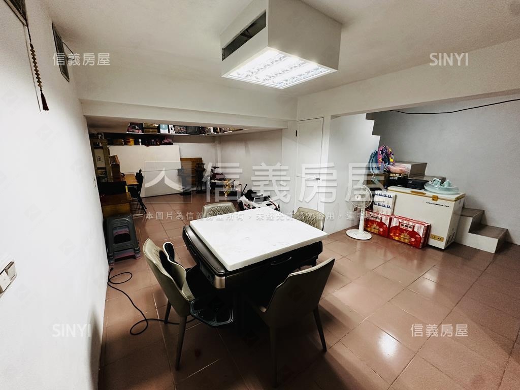 水噹噹一樓門前方便停車房屋室內格局與周邊環境