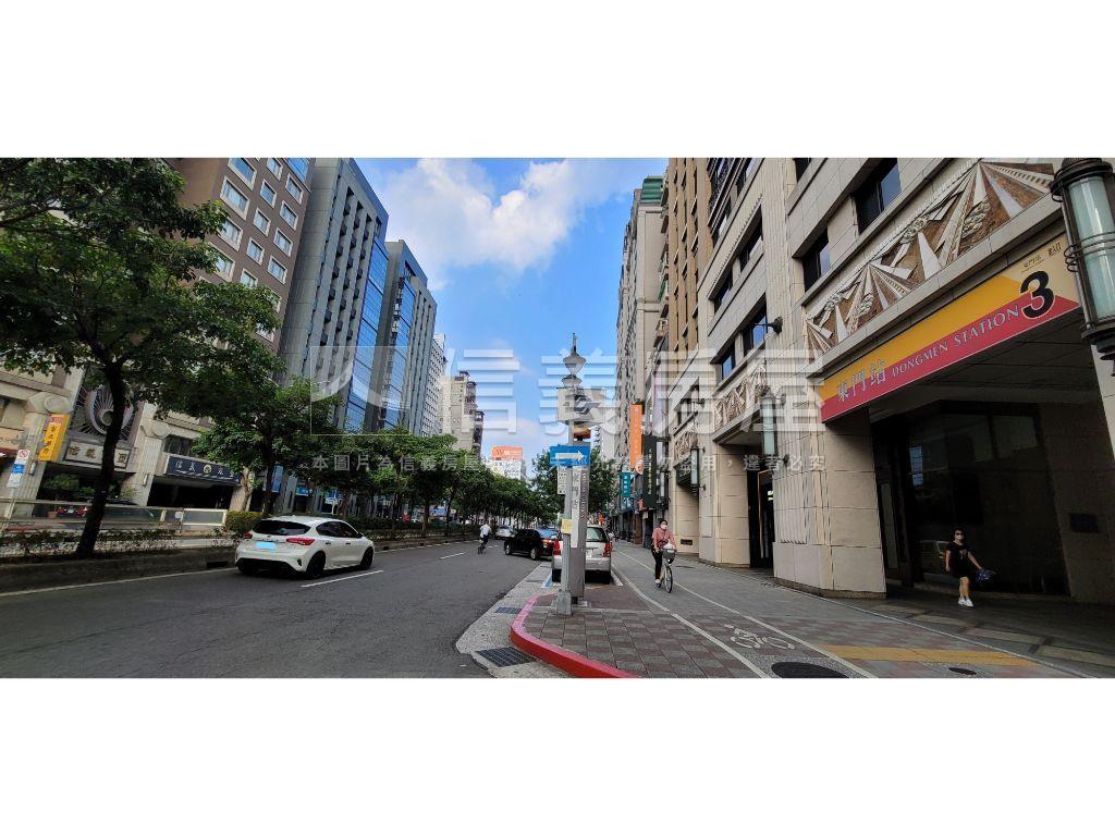 永康紀休旅車位房屋室內格局與周邊環境