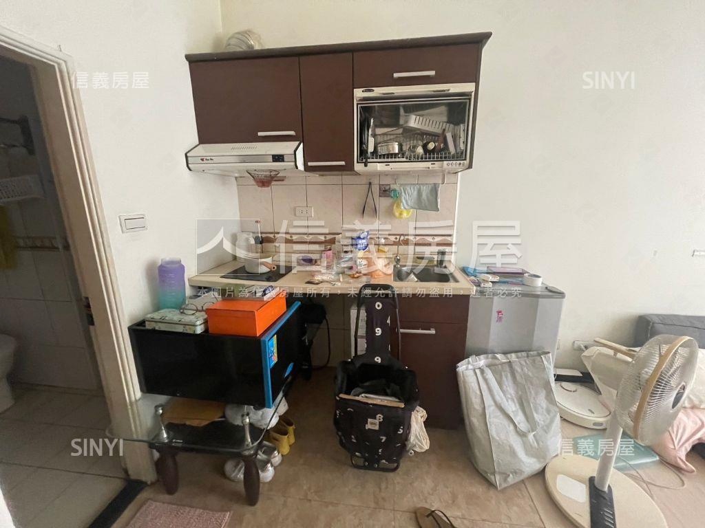 南京三民低總價挑高套房房屋室內格局與周邊環境