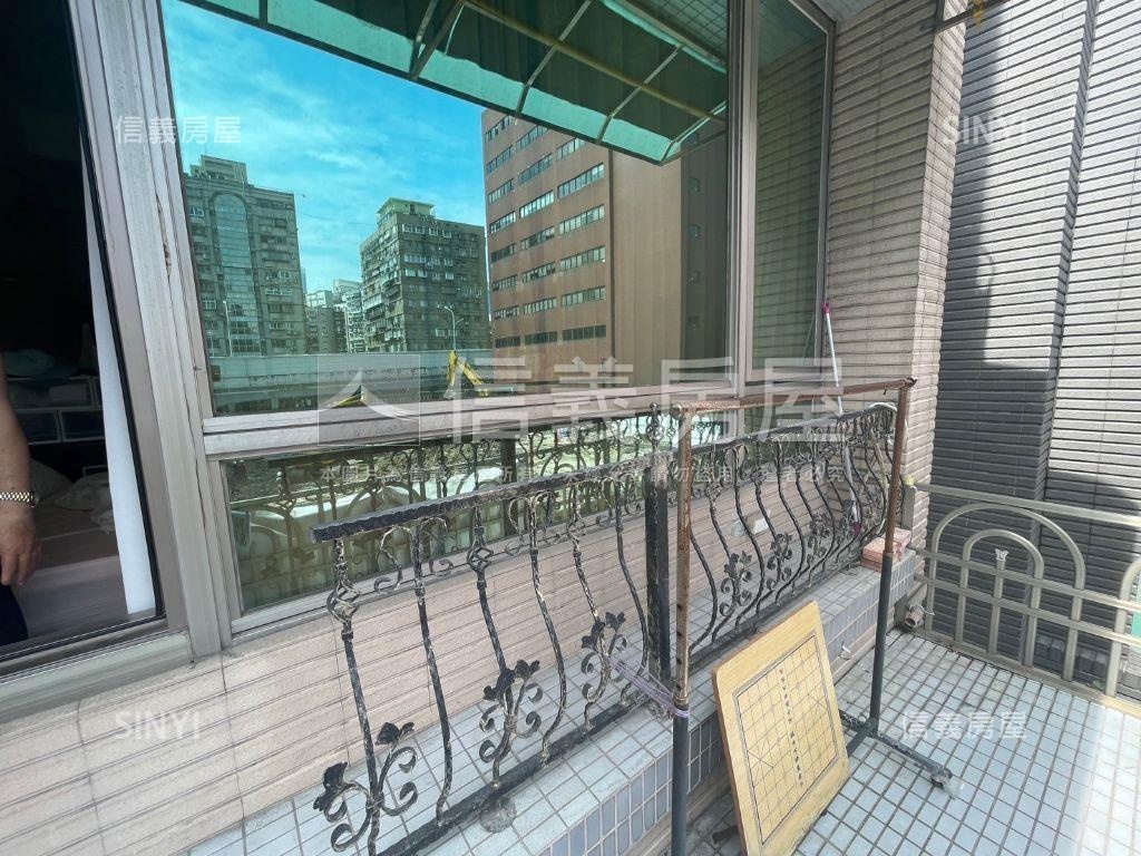 南京三民低總價挑高套房房屋室內格局與周邊環境