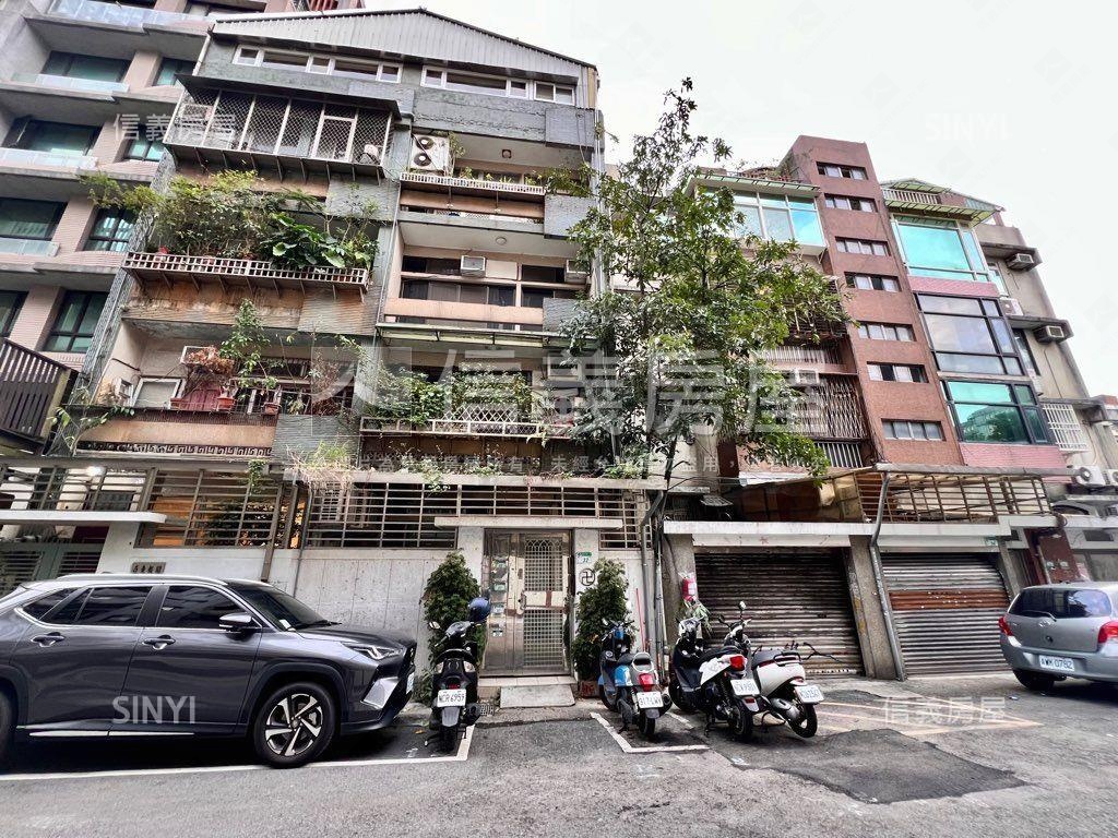 近伊通街一樓可住可辦巷寬房屋室內格局與周邊環境