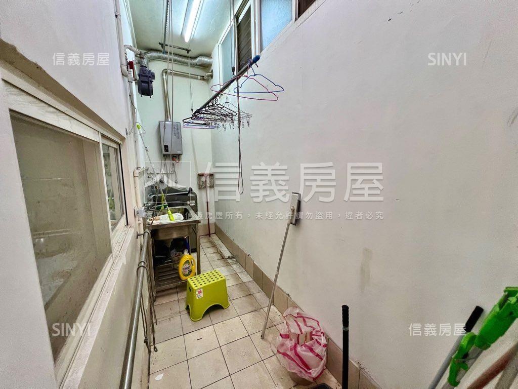 近伊通街一樓可住可辦巷寬房屋室內格局與周邊環境