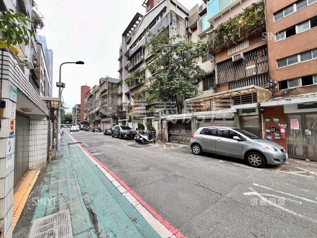 近伊通街一樓可住可辦巷寬房屋室內格局與周邊環境