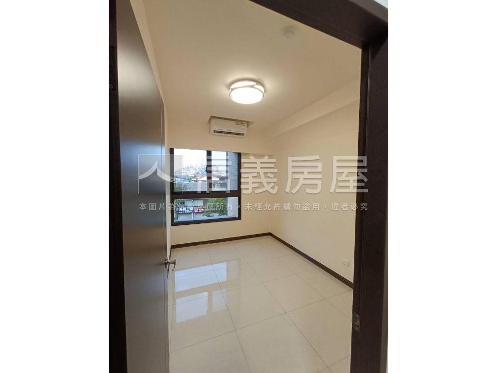 勝美新東區樹梢戶三房平車房屋室內格局與周邊環境