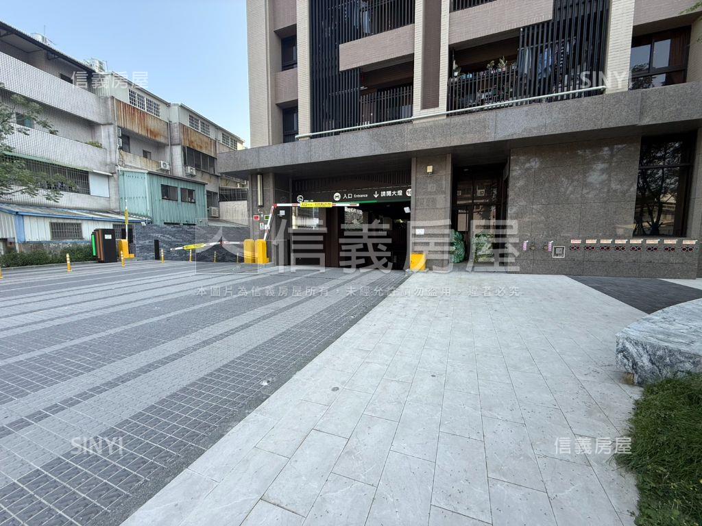 勝美新東區樹梢戶三房平車房屋室內格局與周邊環境