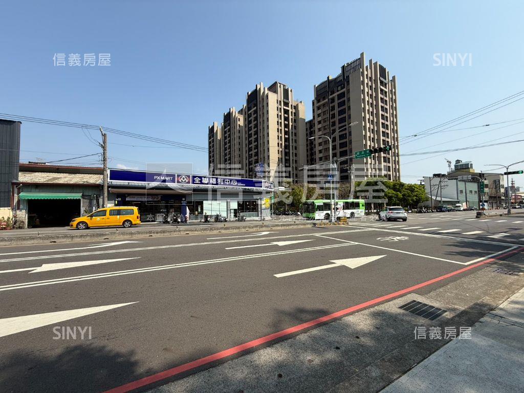 勝美新東區樹梢戶三房平車房屋室內格局與周邊環境