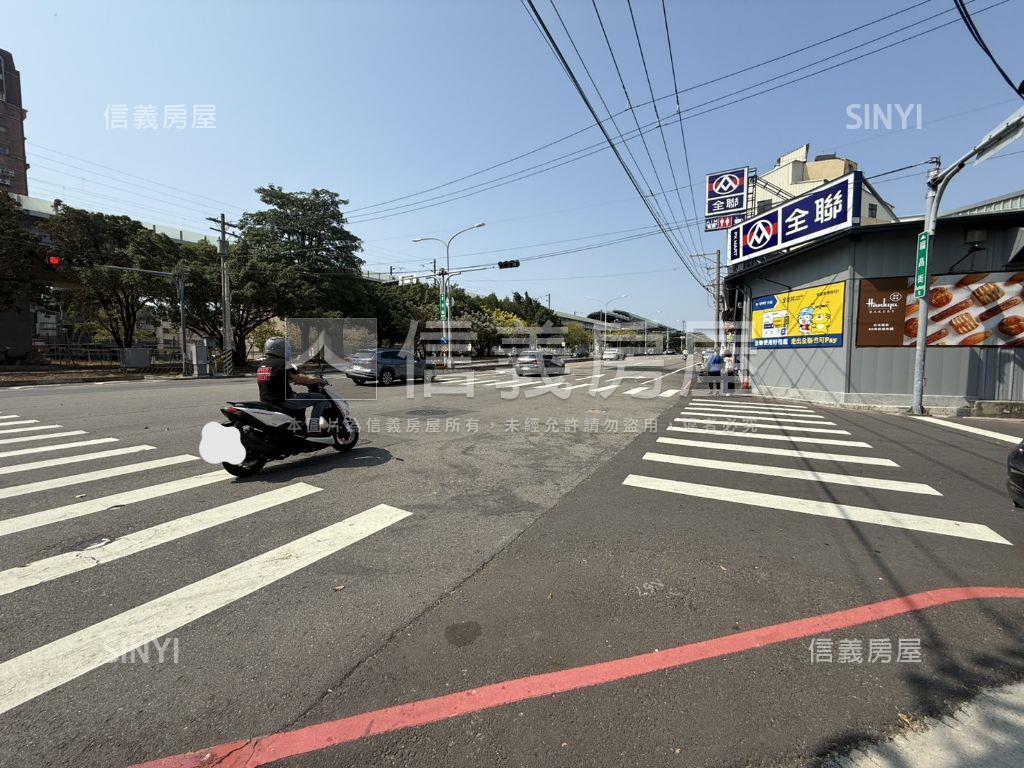 勝美新東區樹梢戶三房平車房屋室內格局與周邊環境