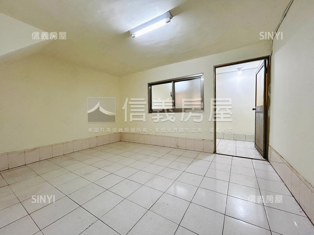 近鳳山商圈優質透天房屋室內格局與周邊環境