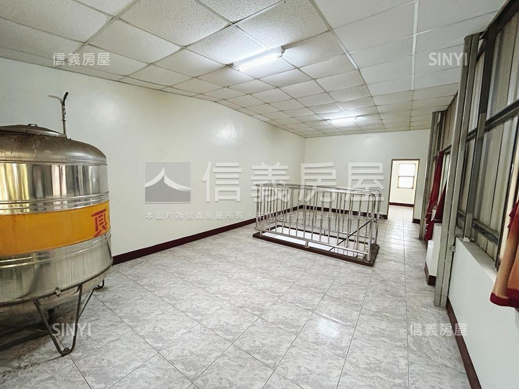近鳳山商圈優質透天房屋室內格局與周邊環境