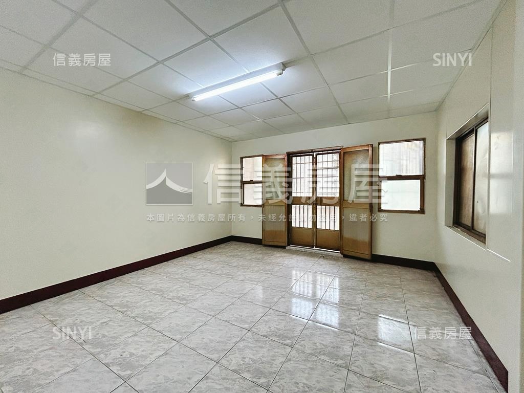 近鳳山商圈優質透天房屋室內格局與周邊環境