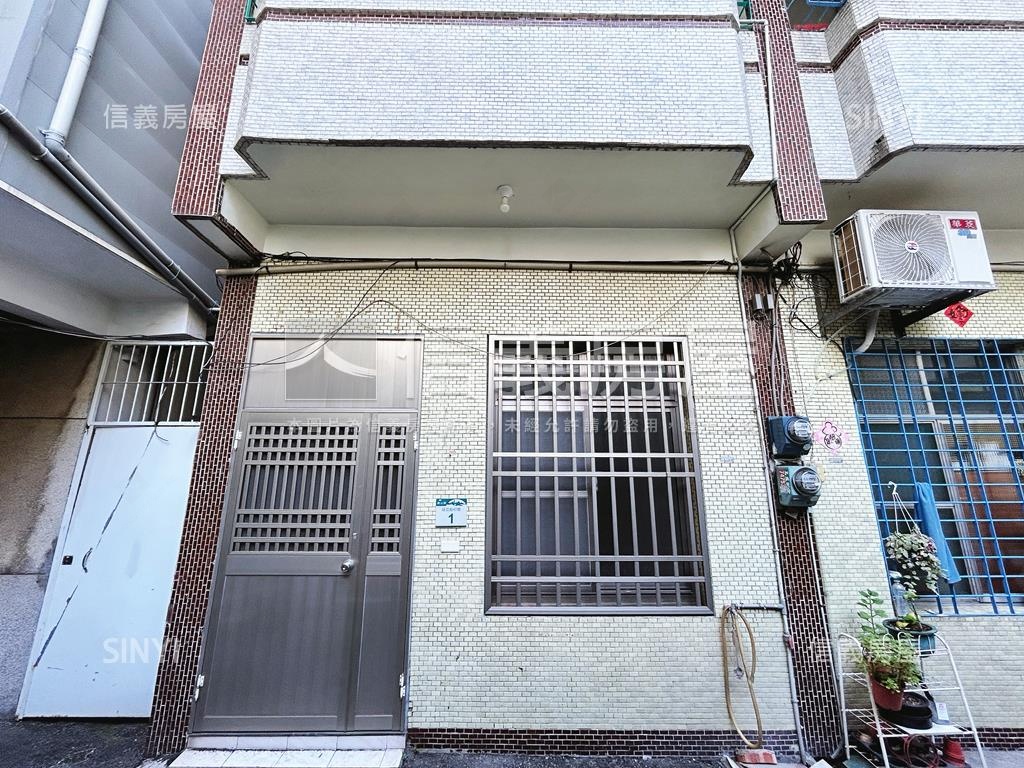 近鳳山商圈優質透天房屋室內格局與周邊環境