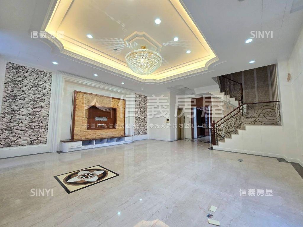 中悅新天鵝堡裝潢透天別墅房屋室內格局與周邊環境