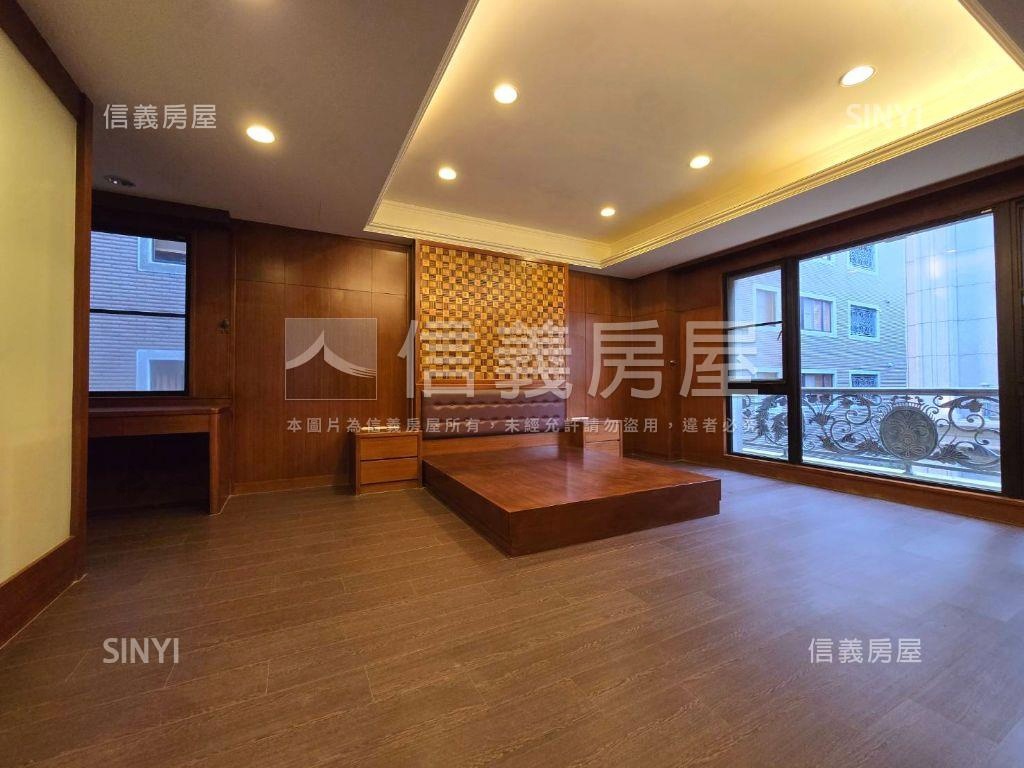 中悅新天鵝堡裝潢透天別墅房屋室內格局與周邊環境