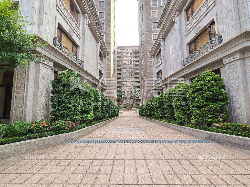 中悅新天鵝堡裝潢透天別墅房屋室內格局與周邊環境