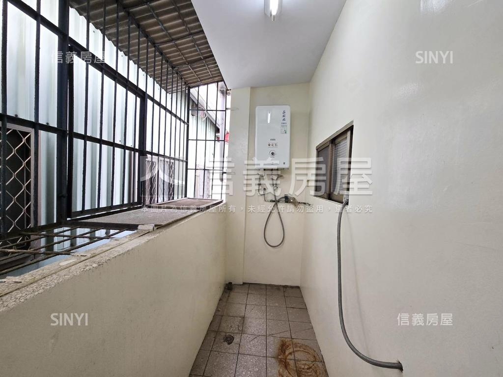 佳瑪商圈方正亮邊間大空間房屋室內格局與周邊環境