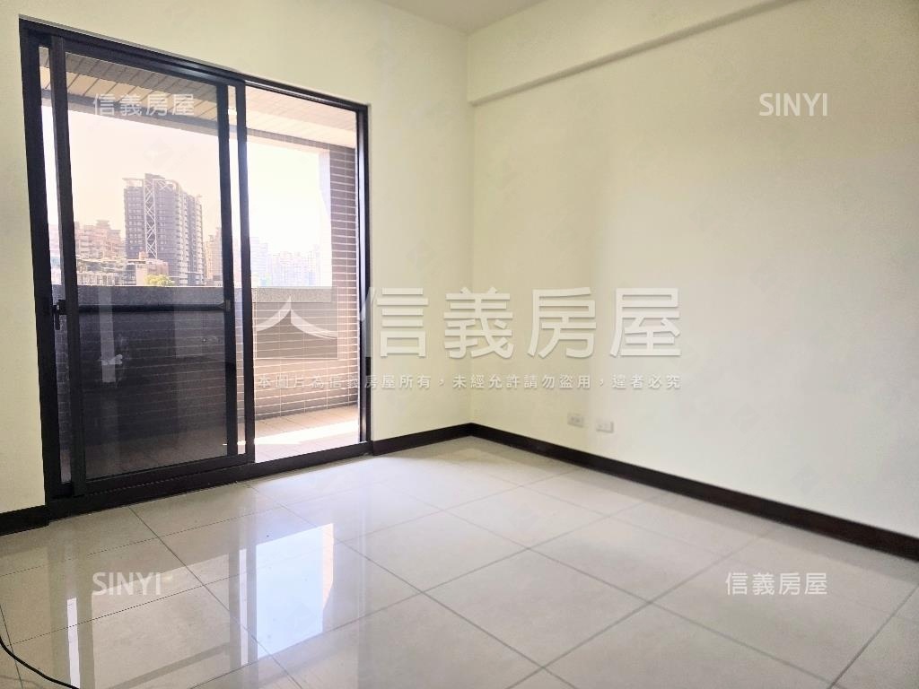 信義樂章永久棟距電梯三房房屋室內格局與周邊環境