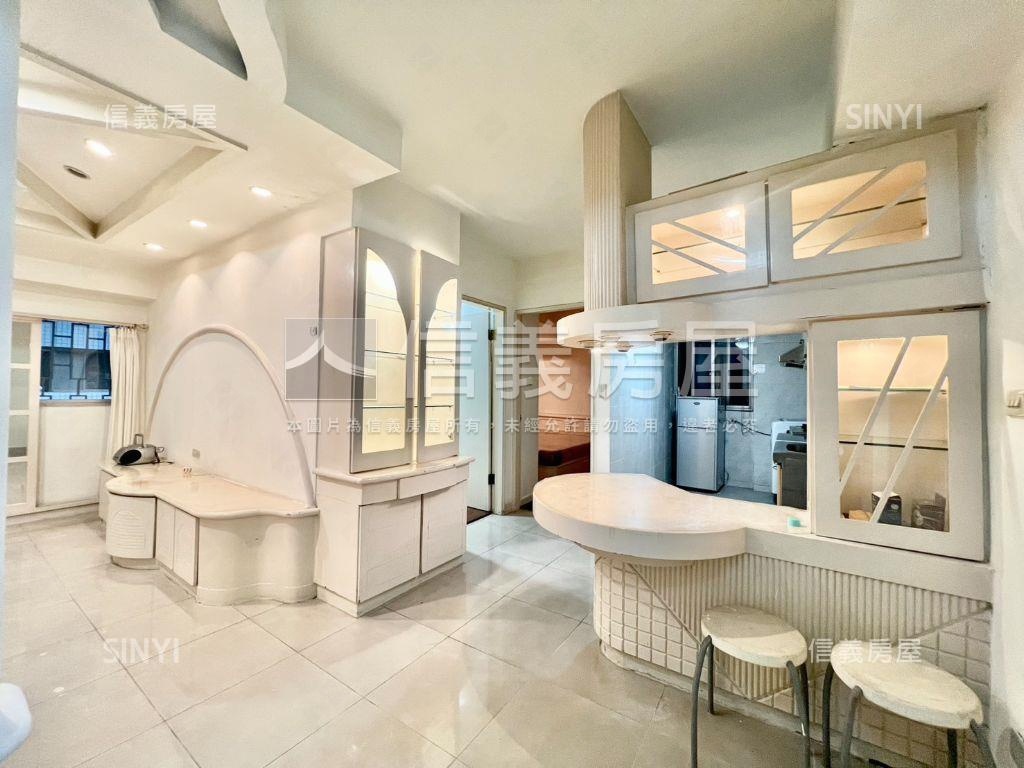 店長推薦南京東路電梯兩房房屋室內格局與周邊環境