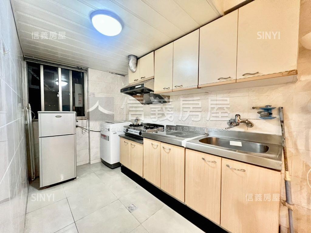 店長推薦南京東路電梯兩房房屋室內格局與周邊環境