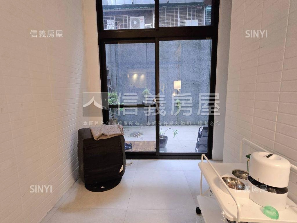 後山埤打通庭院３房有車位房屋室內格局與周邊環境