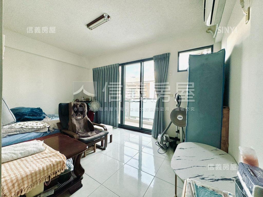 近體育場前後有路透天車墅房屋室內格局與周邊環境