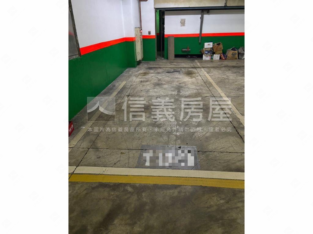 東方鴻車位房屋室內格局與周邊環境