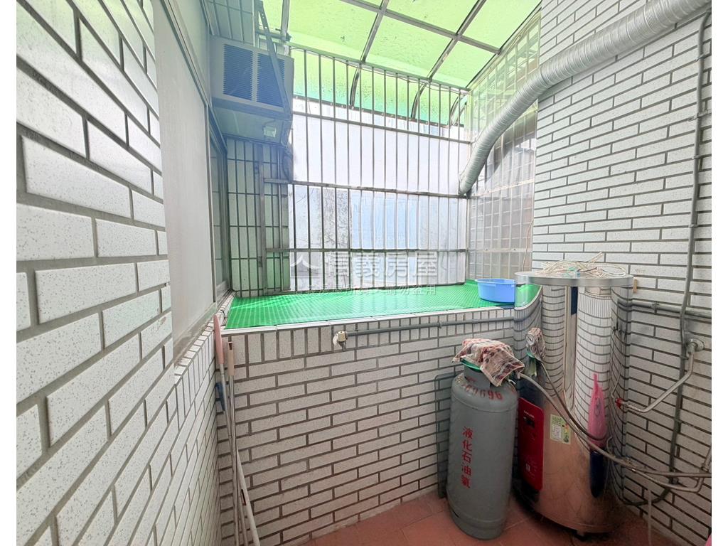 近淡水捷運三房美寓房屋室內格局與周邊環境