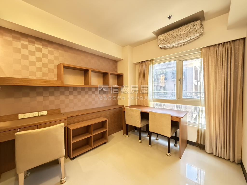 皇家經典高樓景觀四房房屋室內格局與周邊環境