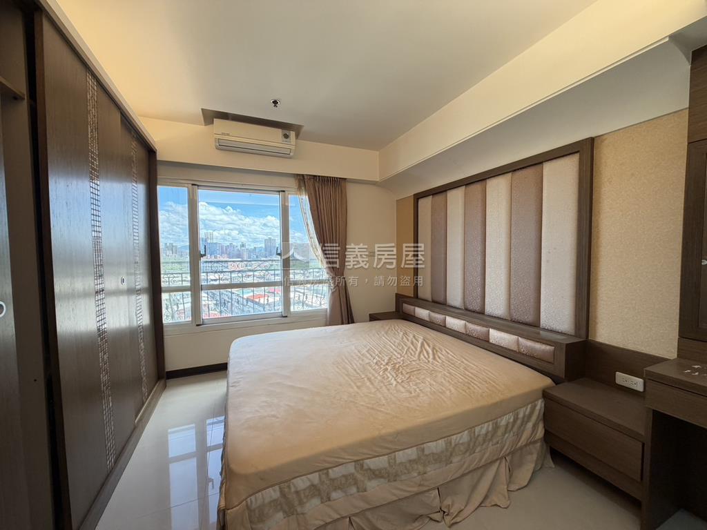 皇家經典高樓景觀四房房屋室內格局與周邊環境