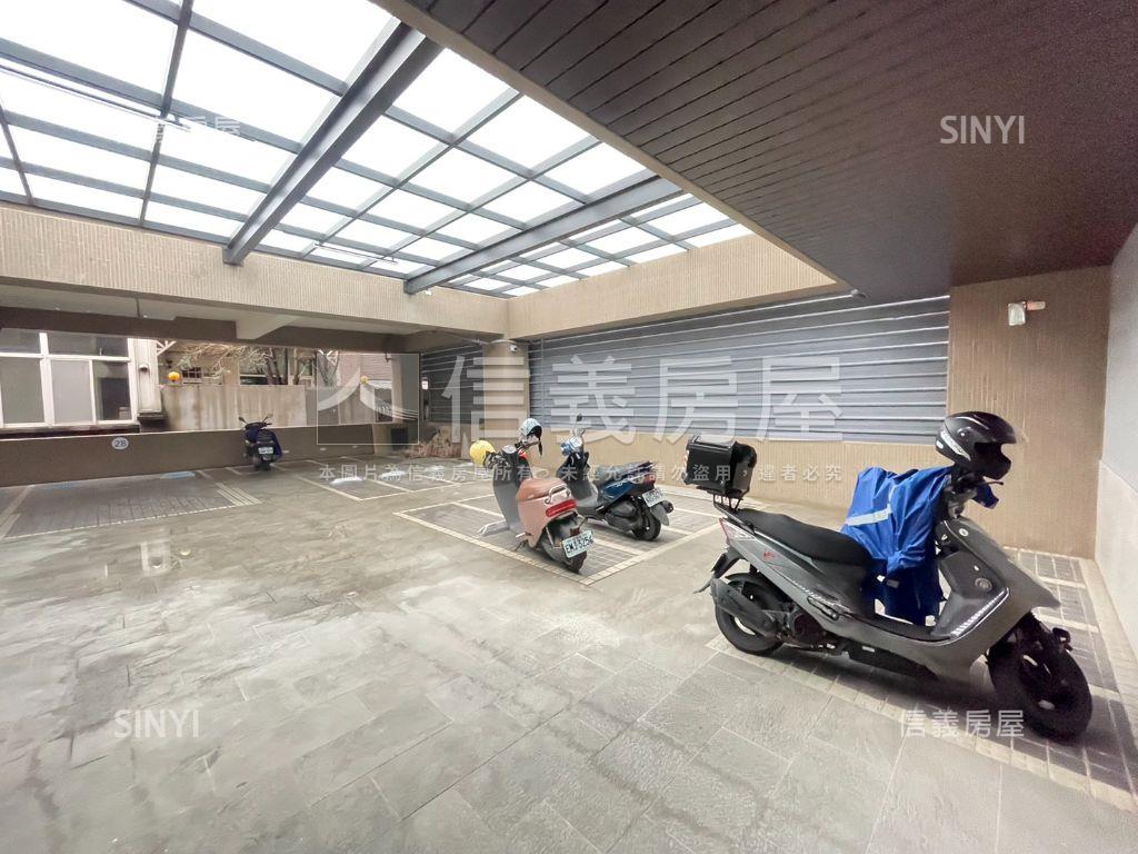 高鐵全新視野３房房屋室內格局與周邊環境