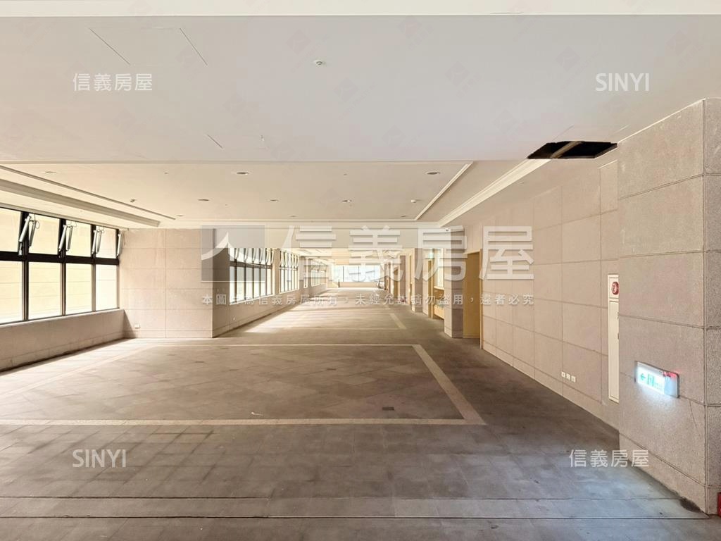 新板特區百坪商用店辦Ｂ房屋室內格局與周邊環境