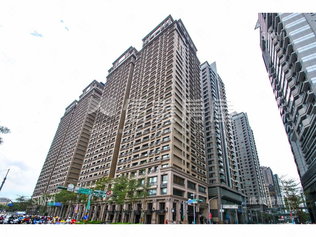 新板特區百坪商用店辦Ｂ房屋室內格局與周邊環境