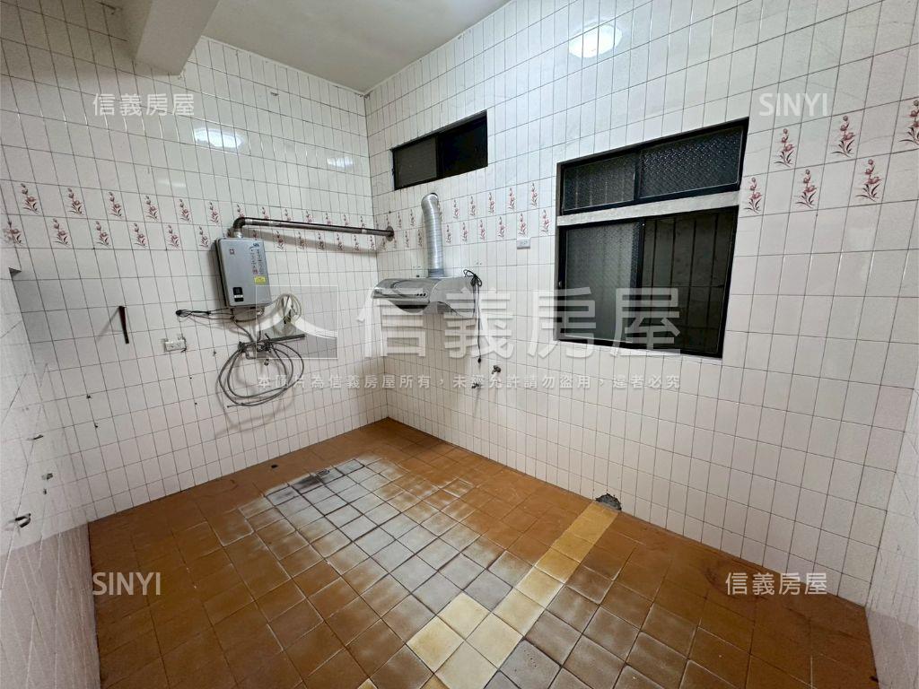 屋況很好透天房屋室內格局與周邊環境