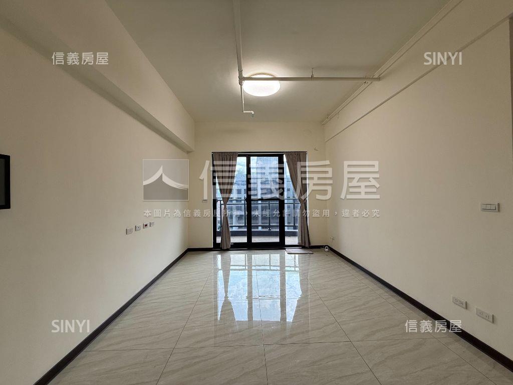 定泰臻翫帝王景觀雙車位房屋室內格局與周邊環境