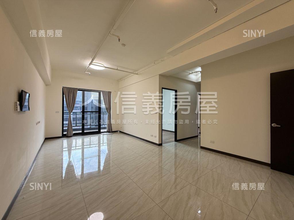 定泰臻翫帝王景觀雙車位房屋室內格局與周邊環境