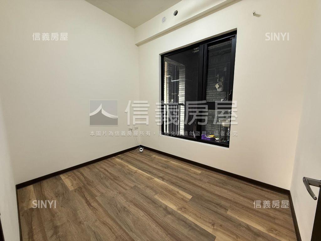 定泰臻翫帝王景觀雙車位房屋室內格局與周邊環境