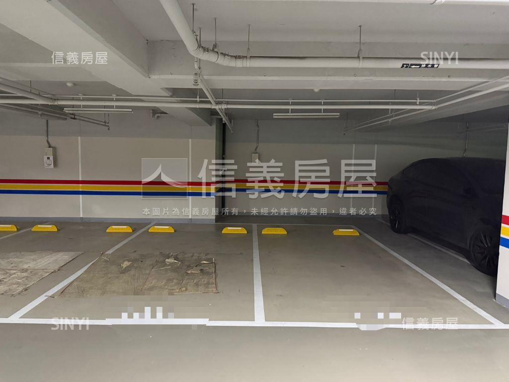 定泰臻翫帝王景觀雙車位房屋室內格局與周邊環境