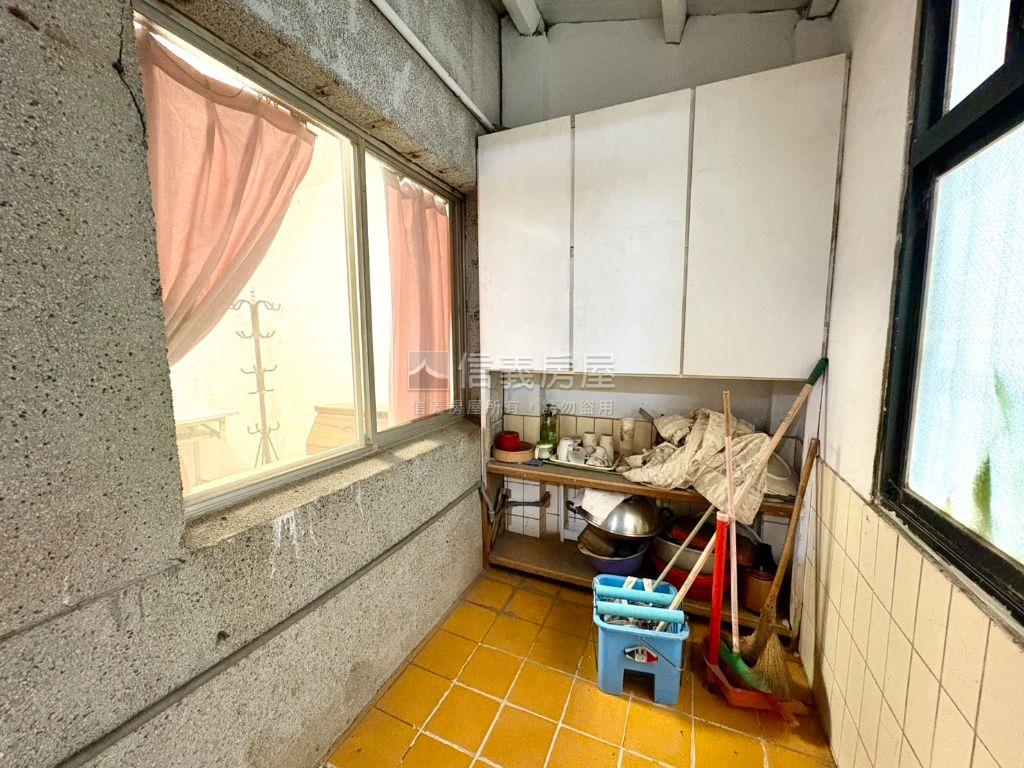 梧棲可營登一樓車位美寓房屋室內格局與周邊環境